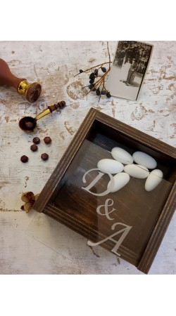 Ξύλινο Τετράγωνο Μεγάλο Κουτάκι με βαφή καρυδιάς και διάφανο plexiglass