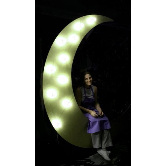 ΜΕΓΑΛΟ ΞΎΛΙΝΟ STAND ΜΕ ΛΑΜΠΤΗΡΕΣ ΓΙΑ PHOTO BOOTH 